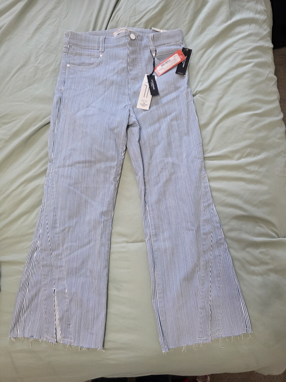 NWT Liverpool Los Angeles Gia Glider Crop Flare Jeans Twisted Seam Stripe 12/31